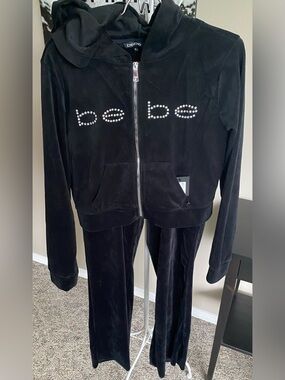 Nwot ~ Top~XL and Bottom~L…bebe Black Velour Zip Hoodie and  pant set